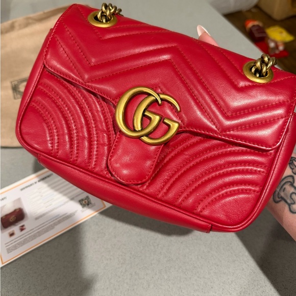 Gucci Marmont Red Shoulder Bag - Picture 4 of 16